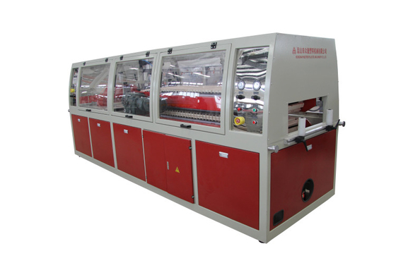 32.9 rpm Ταχύτητα βίδα Διπλής βίδα PVC οροφική γραμμή παραγωγής για το σχεδιασμό βίδες