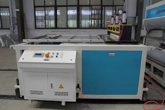 Γραμμή εκτόξευσης πλακιδίων γυάλωσης PVC με διαστάσεις 25000x6000x3500 και ταχύτητα βίδας 36 rpm