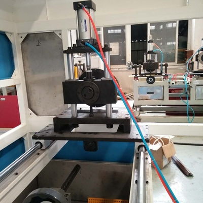 Στροφή L/D αναλογία Άλλα 23500 KG PVC οροφική πλάκα πλάτη πλαστική γραμμή extruder