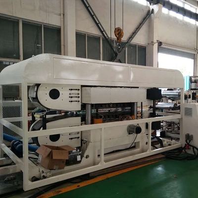 Στροφή L/D αναλογία Άλλα 23500 KG PVC οροφική πλάκα πλάτη πλαστική γραμμή extruder