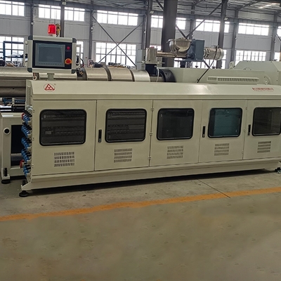 380V 50hz γραμμή εκτόξευσης πλακών οροφής PVC για την παραγωγή οικοδομικών υλικών