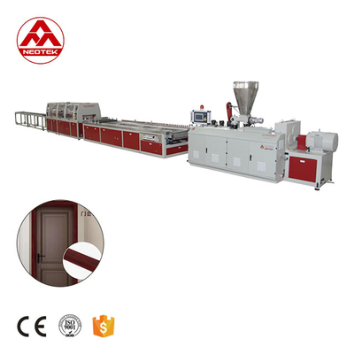 250kW Δύναμη WPC Kitchen Board Extrusion Line για κατασκευαστικό εργοστάσιο σχεδιασμός ευρείας πόρτας