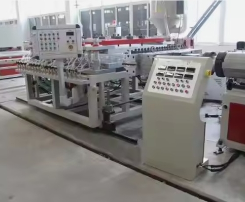Προσαρμοσμένη 1220mm Co περιστρεφόμενη Κωνική Δίδυμη βίδα PVC Foam Board